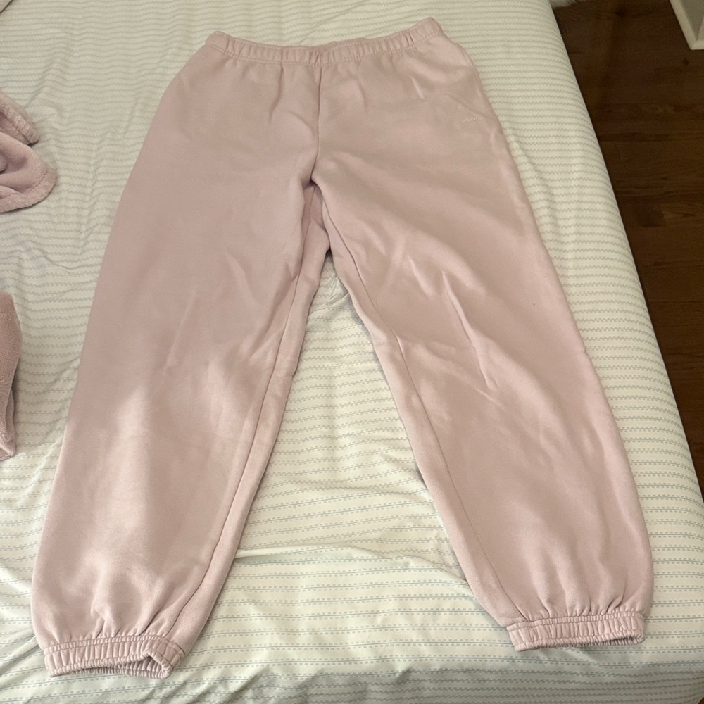 Aritzia Light Pink Woman’s Joggers
